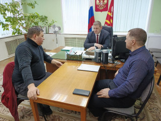 глава округа провел рабочую встречу с представителем подрядной организации - фото - 1