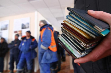прокурор разъясняет: Ужесточена уголовная ответственность за преступления в сфере миграции - фото - 1
