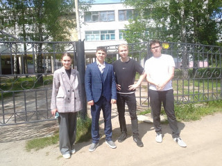 в Смоленской области продолжается основная волна ЕГЭ-2025. Сегодня выпускники сдавали экзамены по биологии, географии и иностранным языкам (письменная часть) - фото - 2