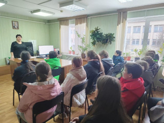 учащиеся 6 А класса посетили отдел СОГКУ « Центр занятости населения Рославльского района» в Ершичском районе - фото - 3