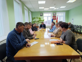 на планерке у Главы - фото - 1