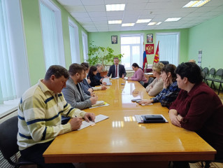 на планерке у Главы - фото - 1