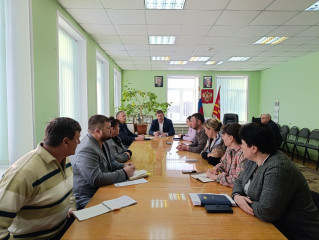 на планерке у Главы - фото - 1