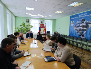 на планерке у Главы - фото - 1