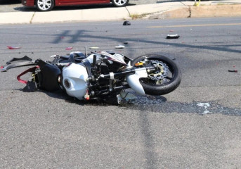 отделение Госавтоинспекции МО МВД России «Рославльский» информирует: Анализ аварийности с участием мототранспорта по состоянию за 2025 год и истекший период 2026 года - фото - 1