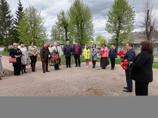 9 мая в честь празднования годовщины Дня Победы в селе Ершичи прошел памятный митинг - фото - 3
