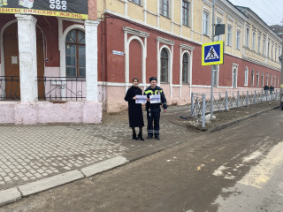 госавтоинспекции МО МВД России «Рославльский» провела акцию «пропусти пешехода» - фото - 1